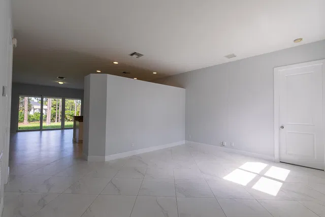 Residence photo 15