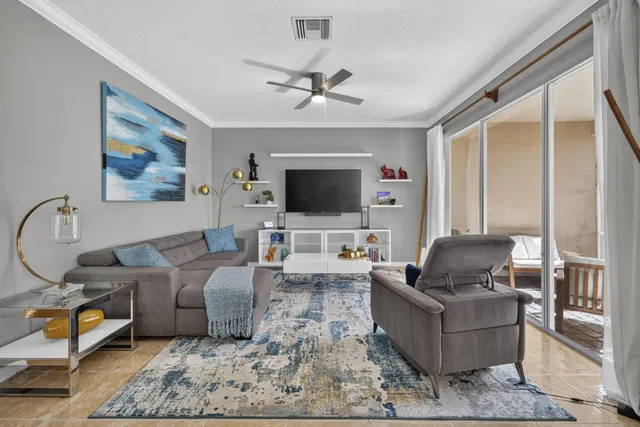 Residence photo 27