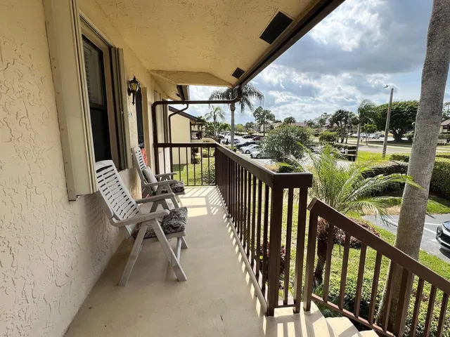 Unit 206 photo 3