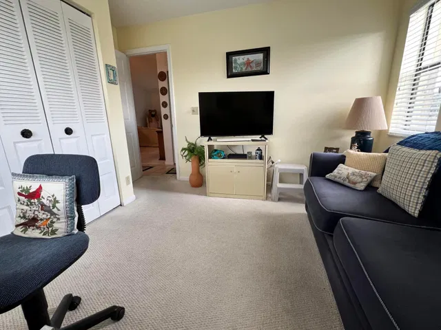 Unit 206 photo 8
