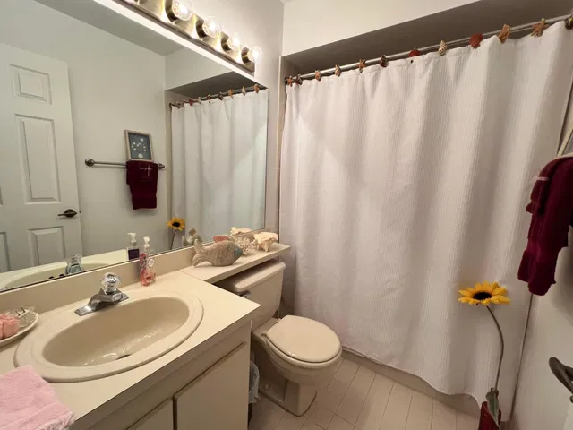 Unit 206 photo 9