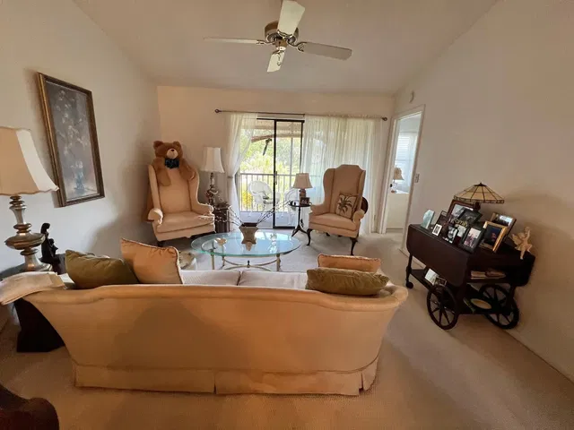 Unit 206 photo 11