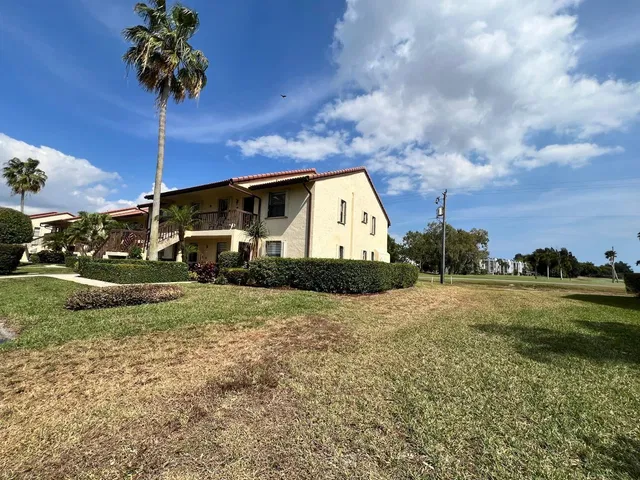 Unit 206 photo 22
