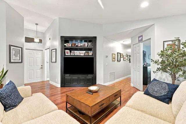 Residence photo 11