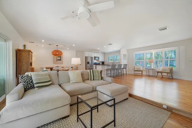 Residence photo 2