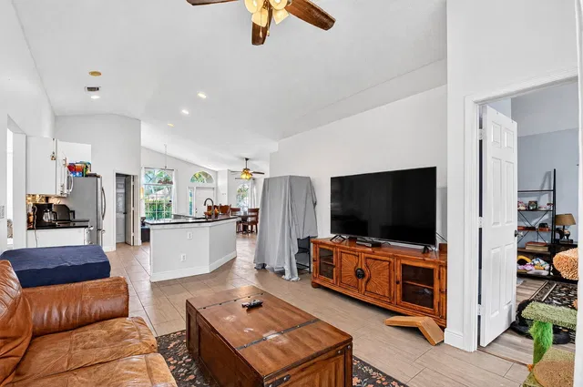 Residence photo 20