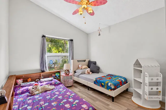 Residence photo 26