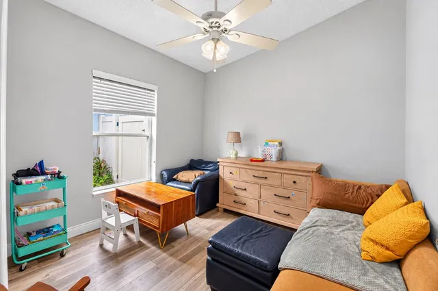 Residence photo 30