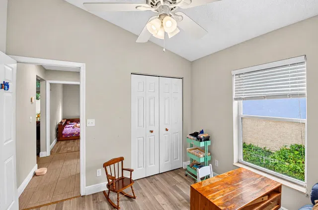 Residence photo 31