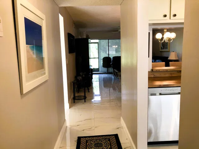 Unit 105 photo 4