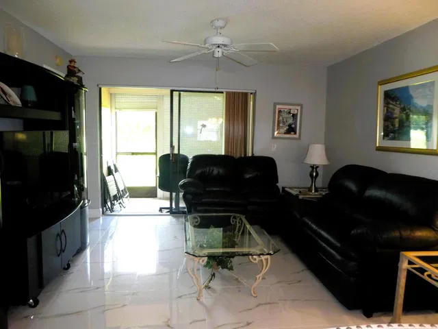 Unit 105 photo 11