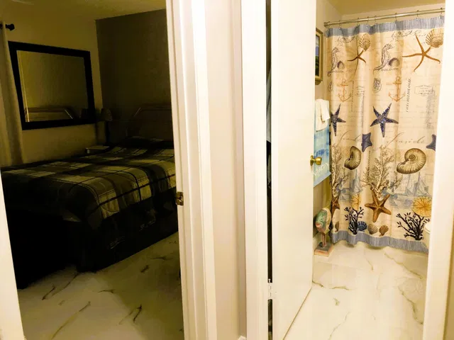 Unit 105 photo 18