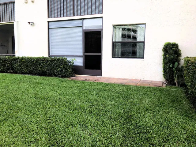 Unit 105 photo 20
