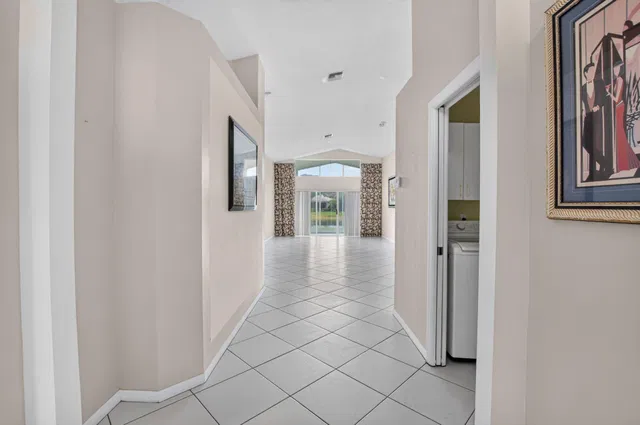 Residence photo 6