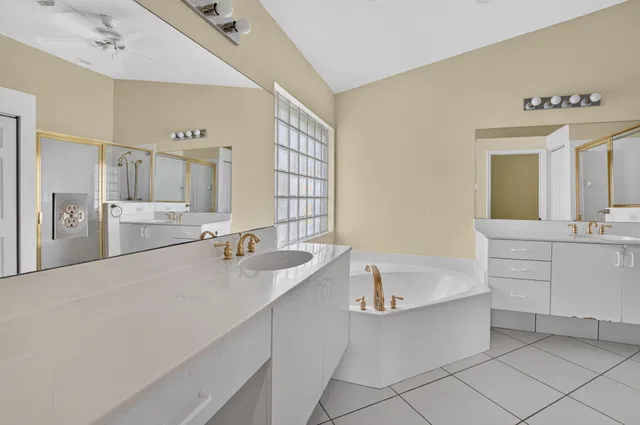 Residence photo 22