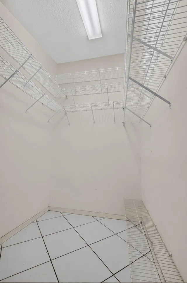 Residence photo 24
