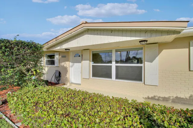 Residence photo 3