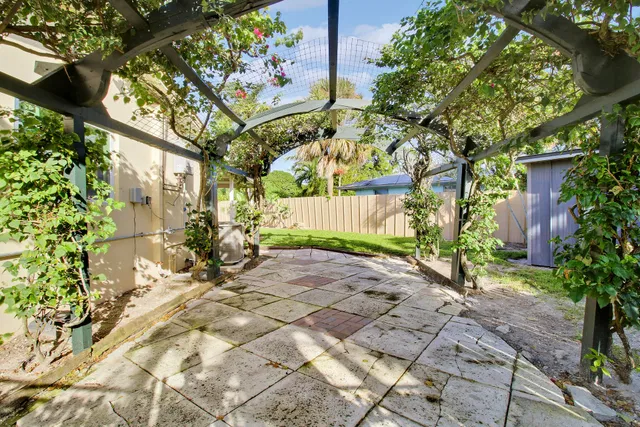 Residence photo 4
