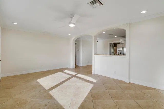Residence photo 6