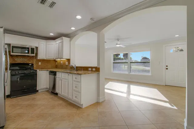 Residence photo 9