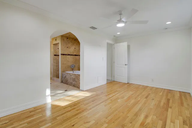 Residence photo 14