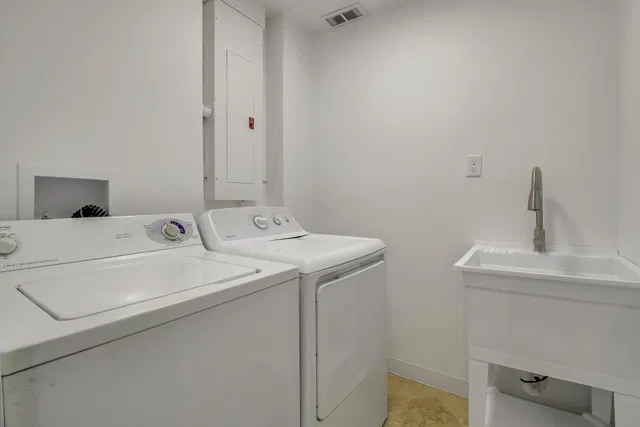 Residence photo 30