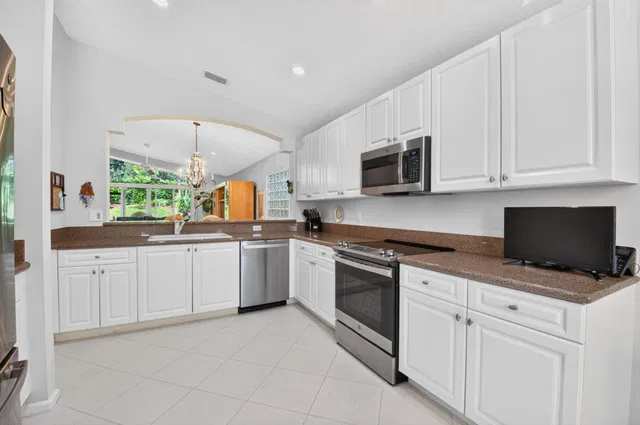 Residence photo 6