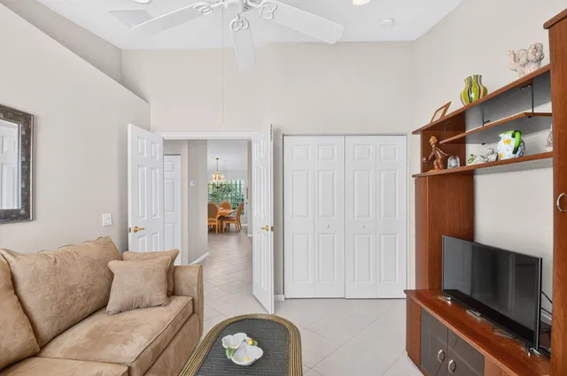 Residence photo 20
