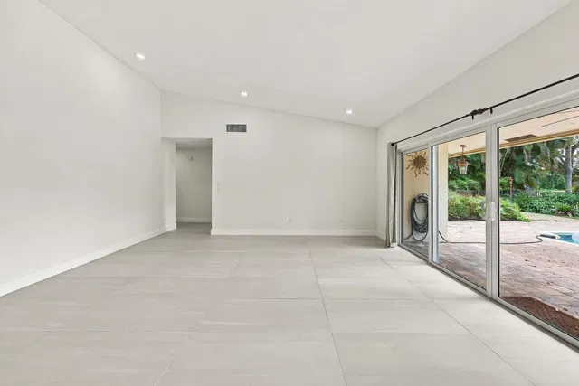  Residence photo 14