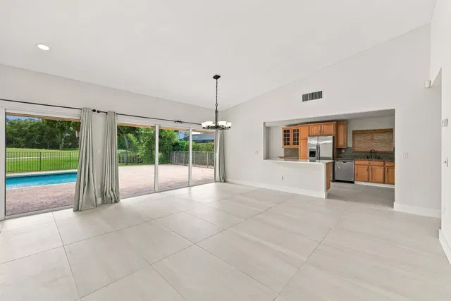  Residence photo 15