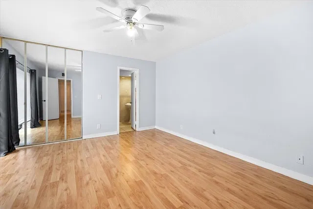 Unit 152 photo 15