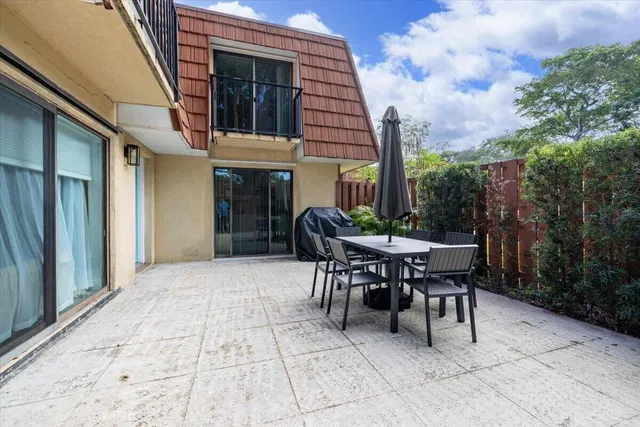 Unit 152 photo 18