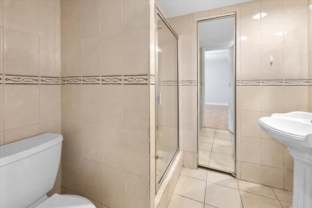 Unit 152 photo 22