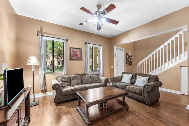 Residence photo 2