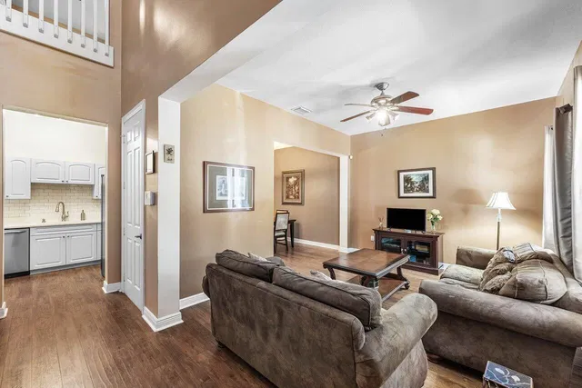Residence photo 4