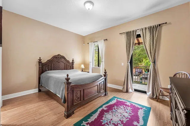 Residence photo 18