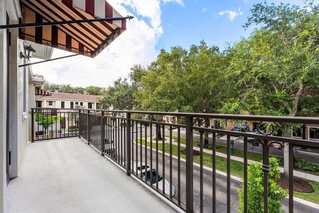 Residence photo 19