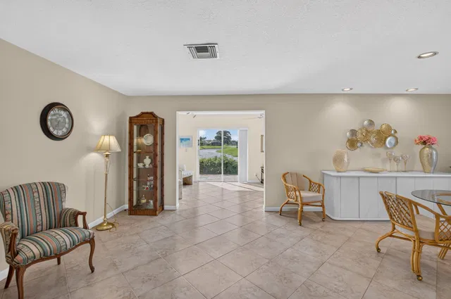 Residence photo 9