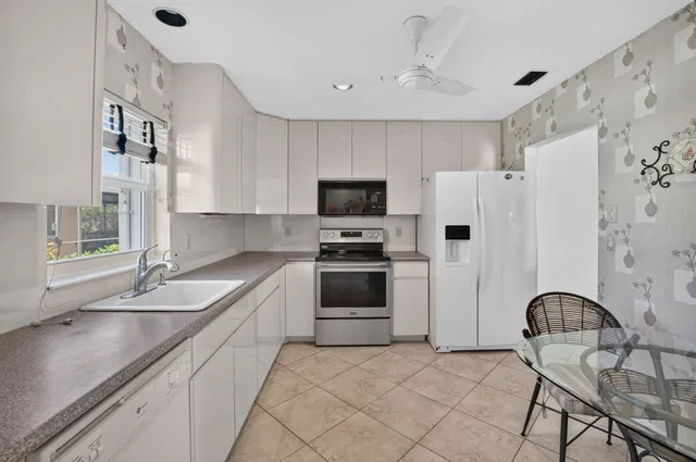 Residence photo 12