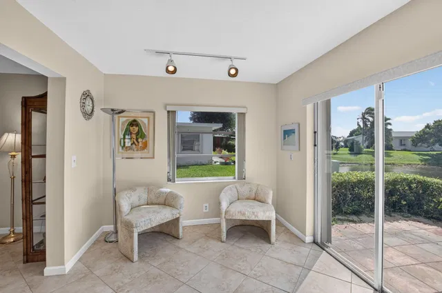 Residence photo 18