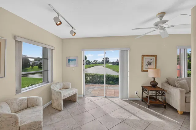Residence photo 19