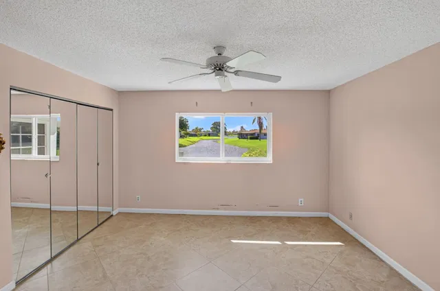 Residence photo 25