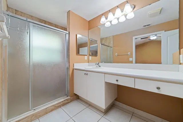 Residence photo 24