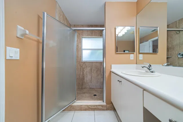 Residence photo 25