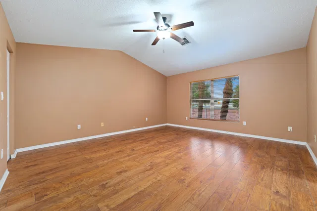 Residence photo 26