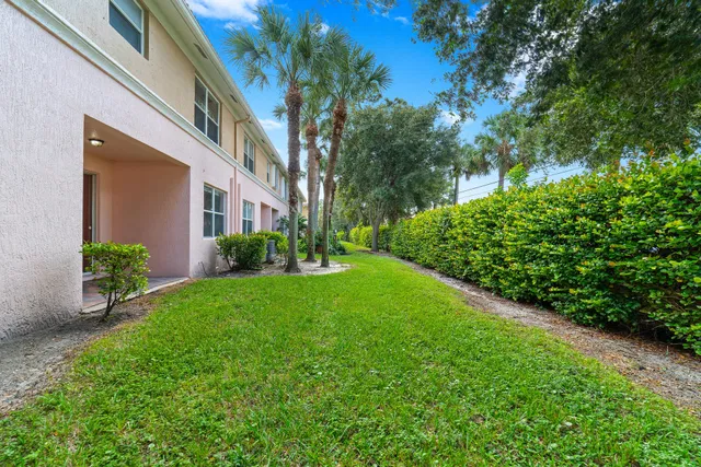 Residence photo 36