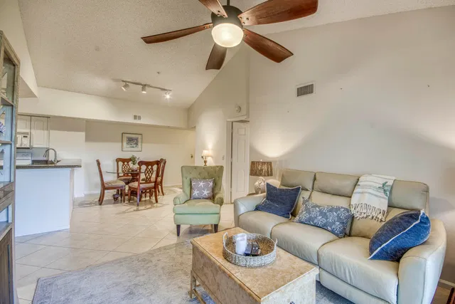  Unit 4306 photo 6