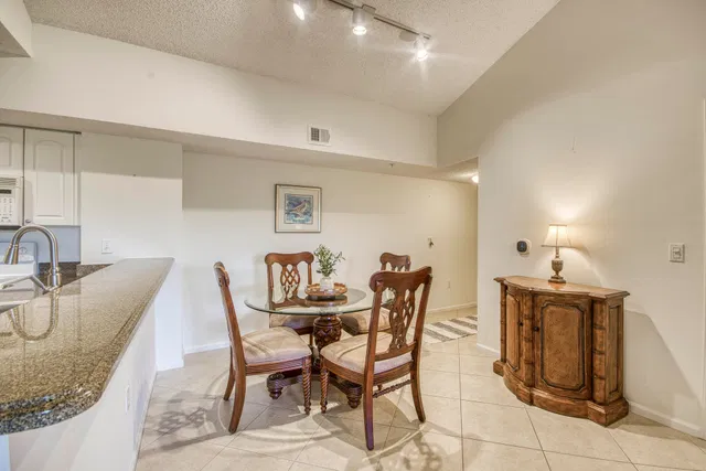  Unit 4306 photo 7
