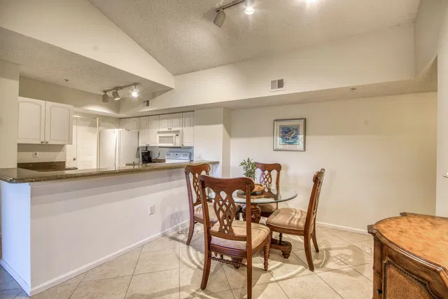  Unit 4306 photo 8