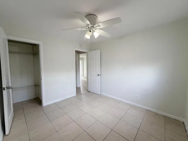 Unit 2 photo 12